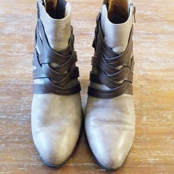 Sofft Arminda Strappy Leather Booties - Picture 3 of 9